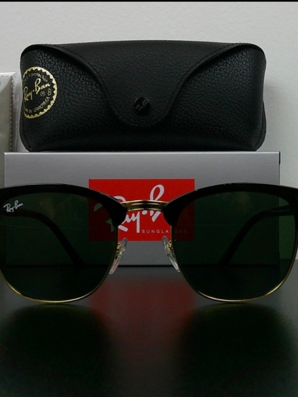 New With Box Ray-Ban Clubmaster Black/Gold Frame Black Lenses G-15 Lens - Picture 3 of 4